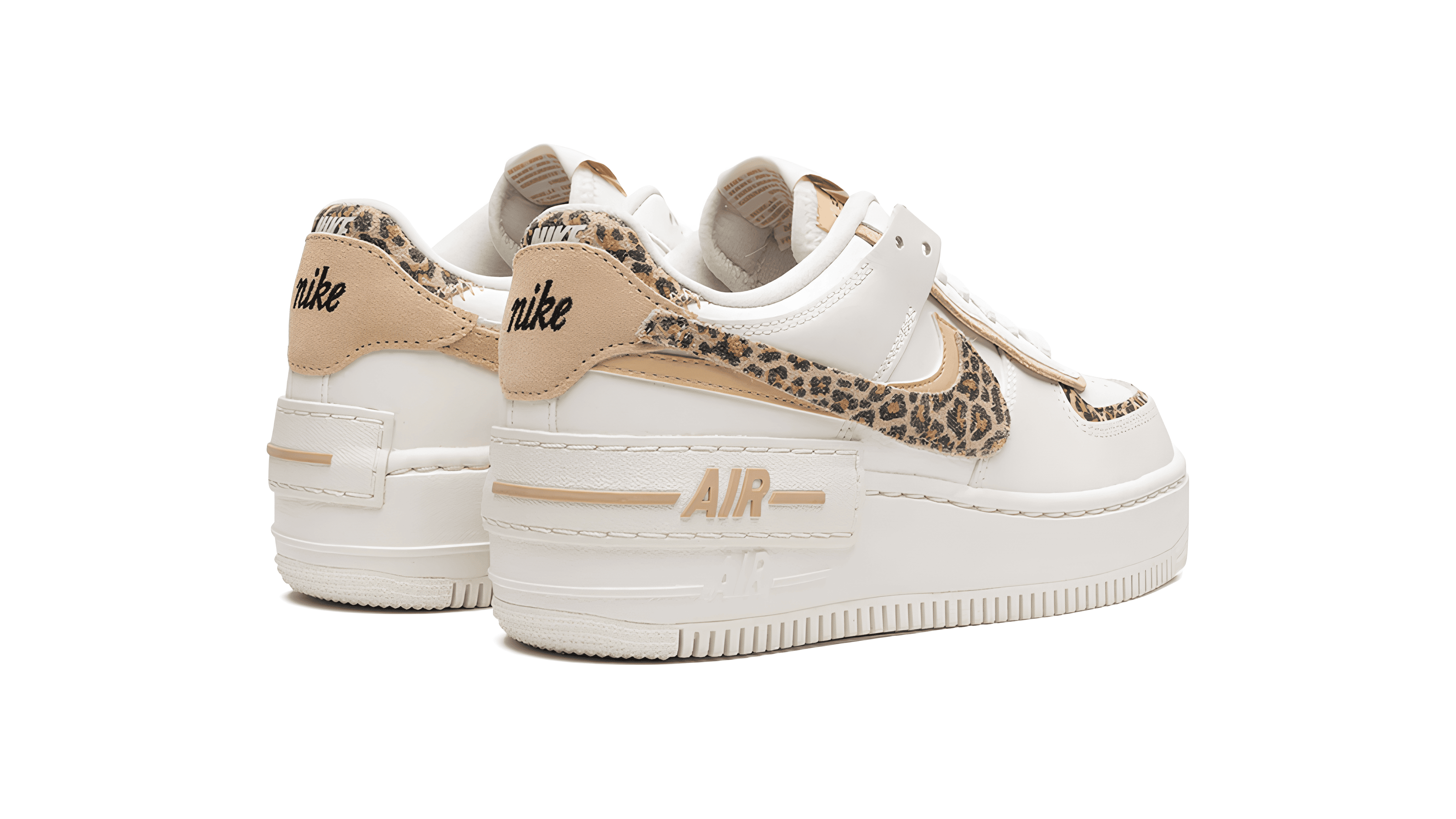 Nike Air Force 1 Low Shadow Kategoriebild mit ikonischem Sneaker und doppelten Design-Details im Streetwear-Style von Nike