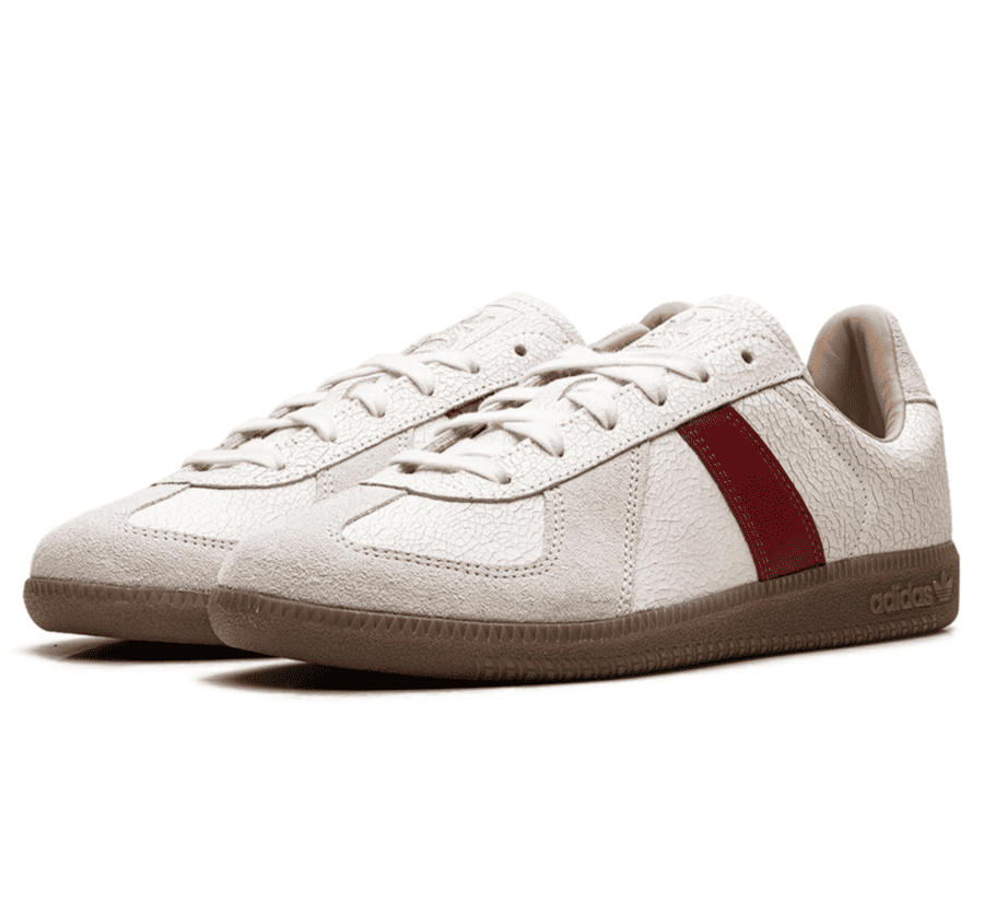 adidas BW Army White Team Victory Red Gum HQ9264 seitliche Ansicht mit roten Seitenstreifen