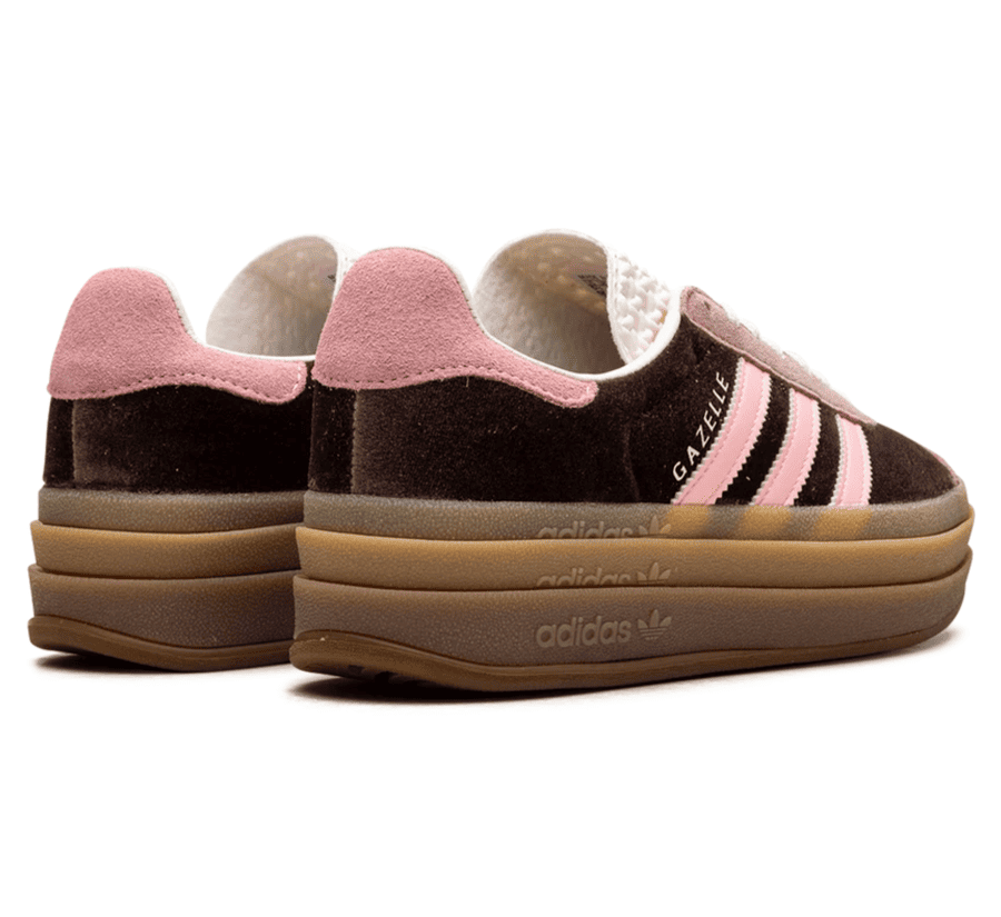 Adidas Gazelle Bold Shadow Brown W Paar hinten mit hochwertigem Velvet-Fersenbereich und gestufter Gumsohle