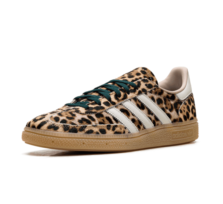 Adidas Handball Spezial Leopard Magic Beige einzelner Schuh seitlich mit Gum-Sohle