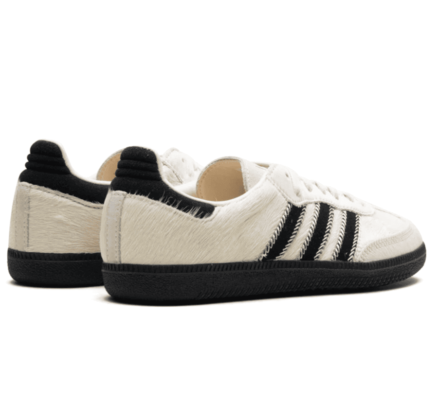 adidas Samba OG Wonder White Black Pony JP5329 Paar hinten mit schwarzer Fersenpartie