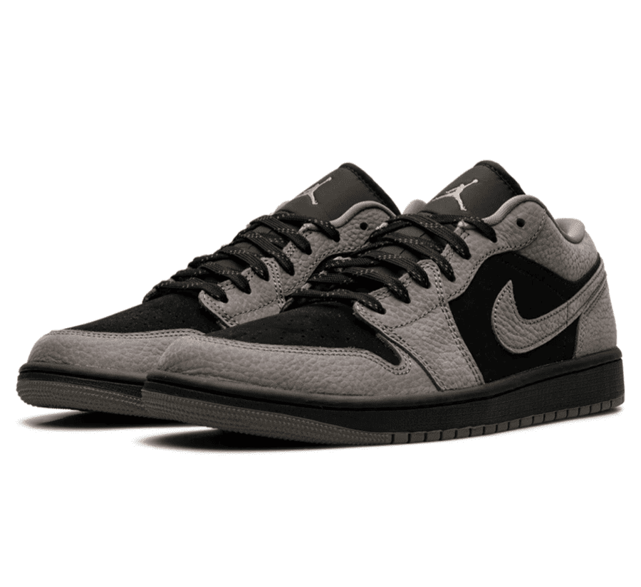 Air Jordan 1 Low SE IB7109-005 seitliche Ansicht mit schwarzem Obermaterial und Light-Wild-Mango-Akzenten