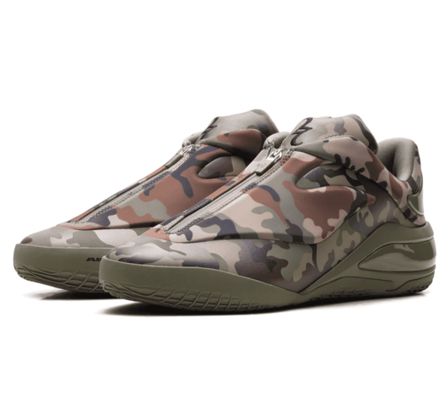 Converse SHAI 001 Camo Seitenansicht mit Reißverschluss-Abdeckung und Tarnmuster
