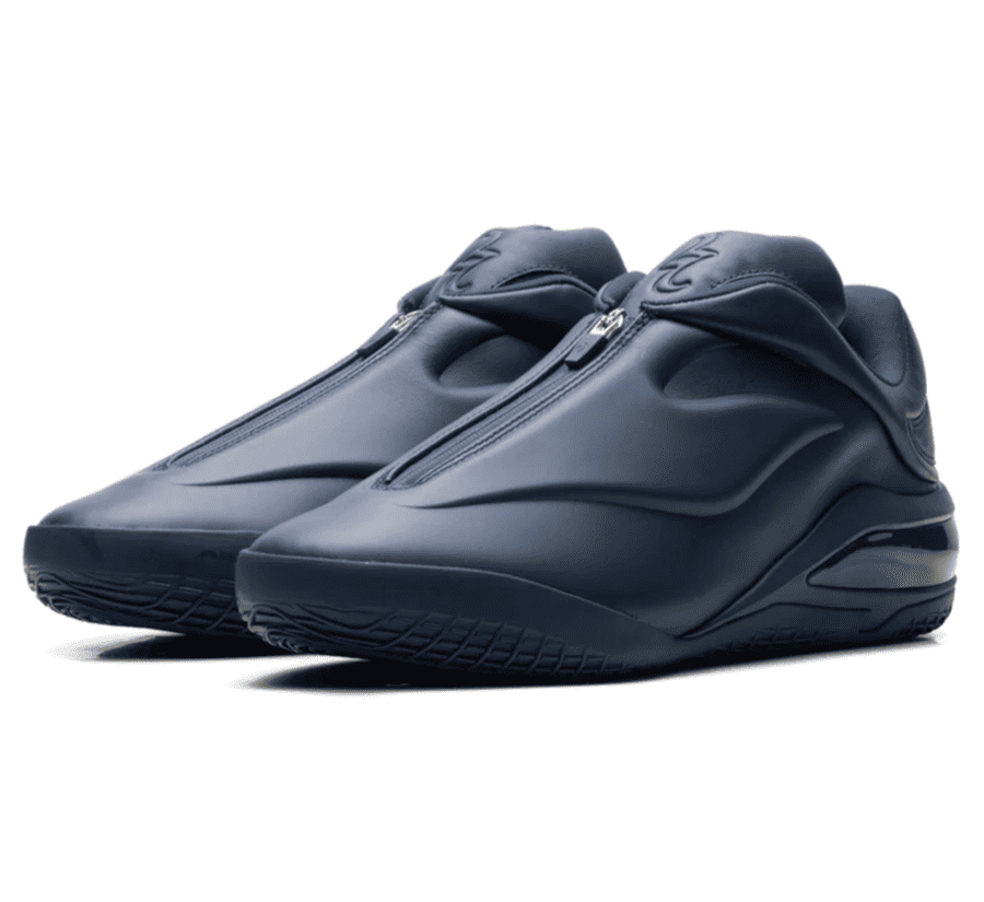 Converse SHAI 001 Premium Ink Seitenansicht mit modernem Basketball-Design und Signature-Details