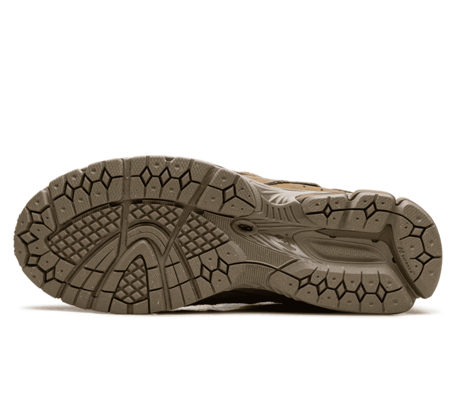 New Balance 2002R x Gore-Tex Protection Pack Stucco Outsole Gummisohle Profil