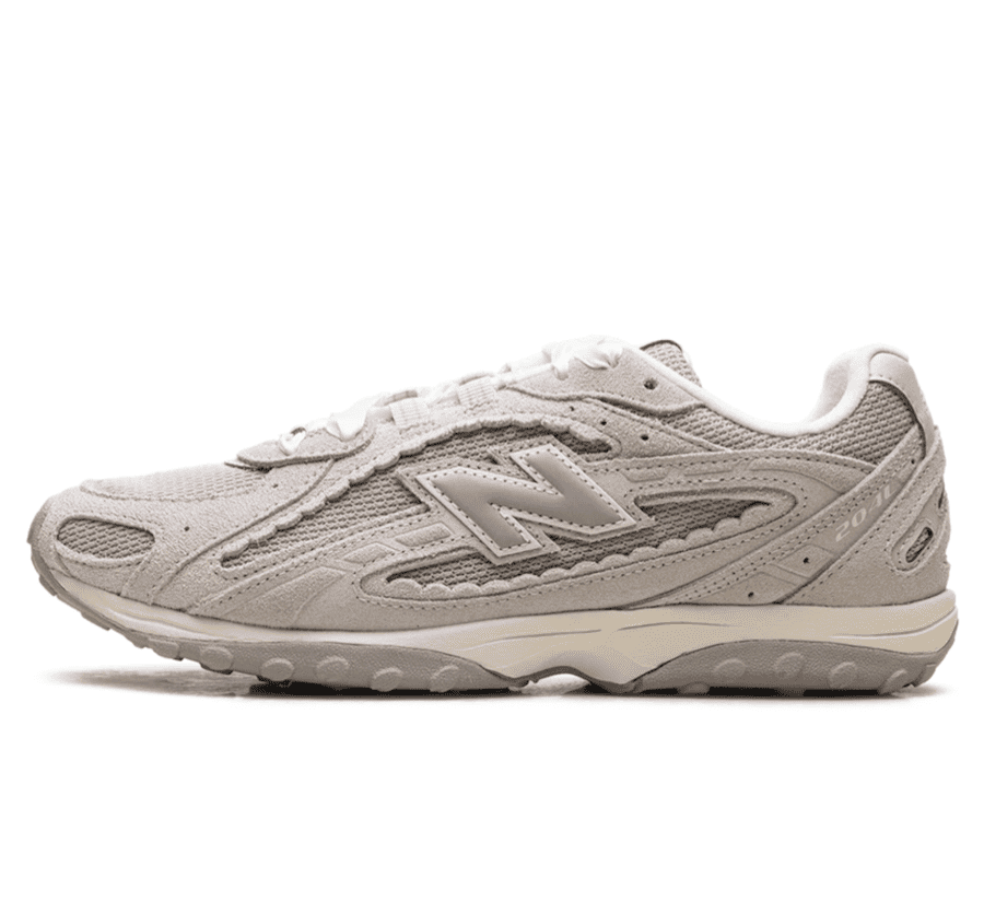 New Balance 204L Sea Salt Paar vorne Hauptbild Perspective mit cremefarbenem Premium-Wildleder und Leder