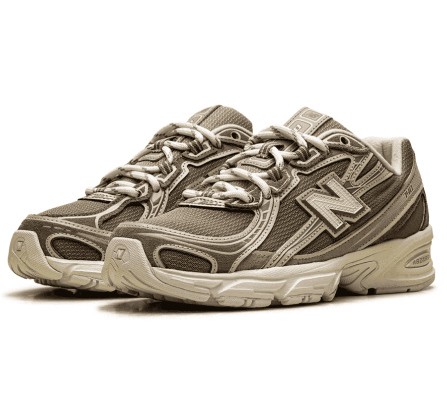 New Balance 740 Mushroom Linen U7403TR seitliche Ansicht mit N-Logo und Mesh-Obermaterial