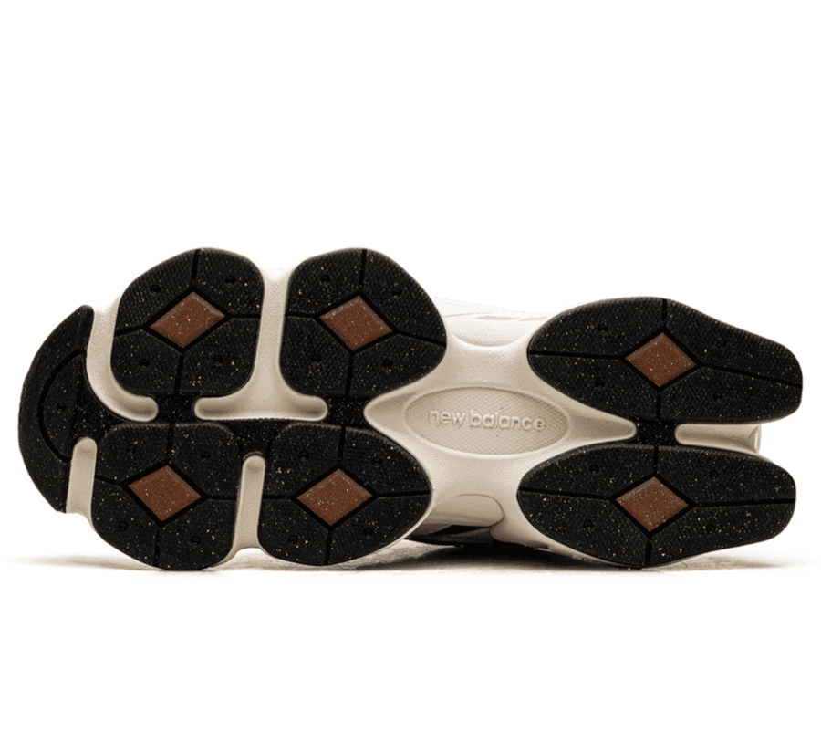 New Balance 9060 Breakfast Tea Angora U90603EG Außensohle von unten mit Rautenmuster und Gummiprofil