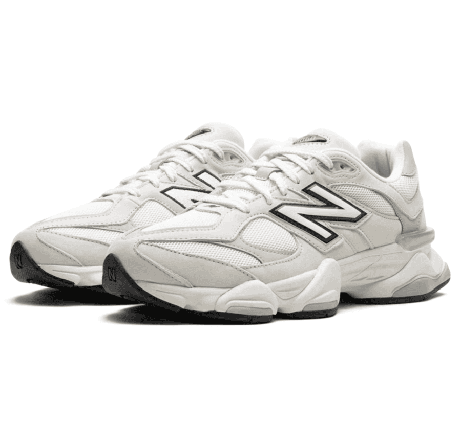 New Balance 9060 Sea Salt Raincloud seitliche Ansicht mit grauen Wildleder-Overlays und schwarzem N-Logo
