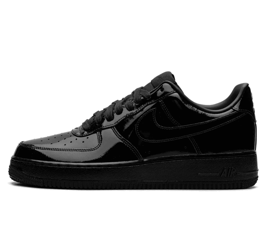 Nike Air Force 1 Low Black Patent Paar vorne Hauptbild Perspective