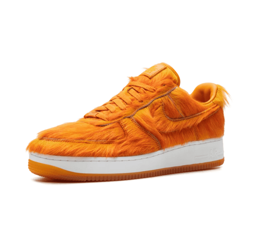 Nike Air Force 1 Low Technicolor Tale Orange Pony Hair einzelner Schuh seitlich