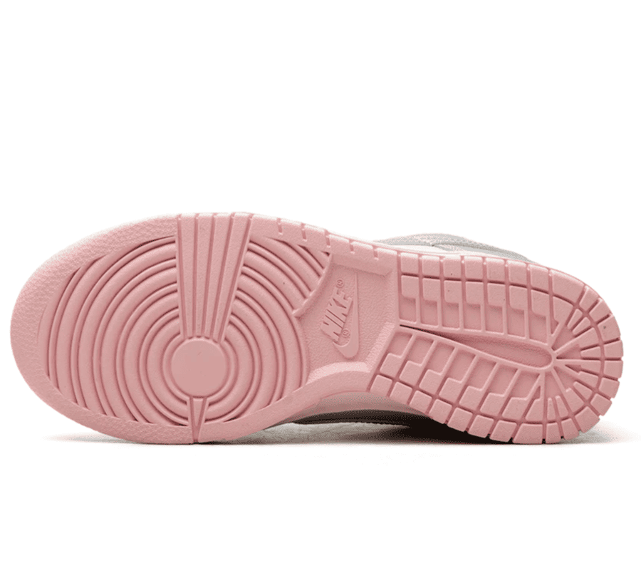 Nike Dunk Low LX Metallic Silver Pink Foam W HM3698-006 Outsole mit Medium Soft Pink Außensohle
