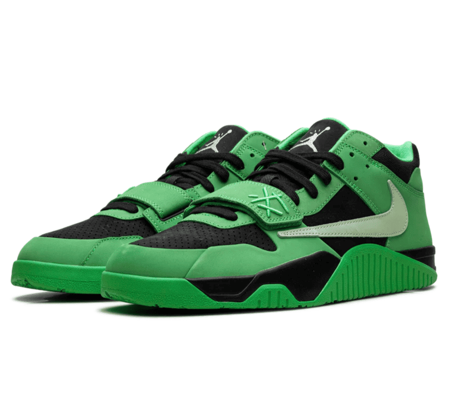 Nike Jumpman Jack x Travis Scott Green Spark Seitenansicht mit Reverse Swoosh und Klettverschluss