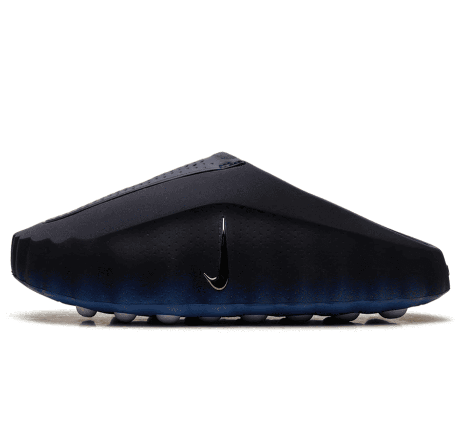 Nike Mind 001 Blackened Blue Paar vorne Hauptbild Perspective mit schwarzem Mesh und dunkelblauen Overlays
