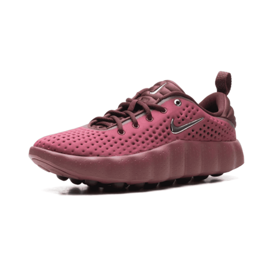Nike Mind 002 Pink Smoke Mystic Dates HQ4310-600 einzelner Schuh seitlich mit perforiertem Upper