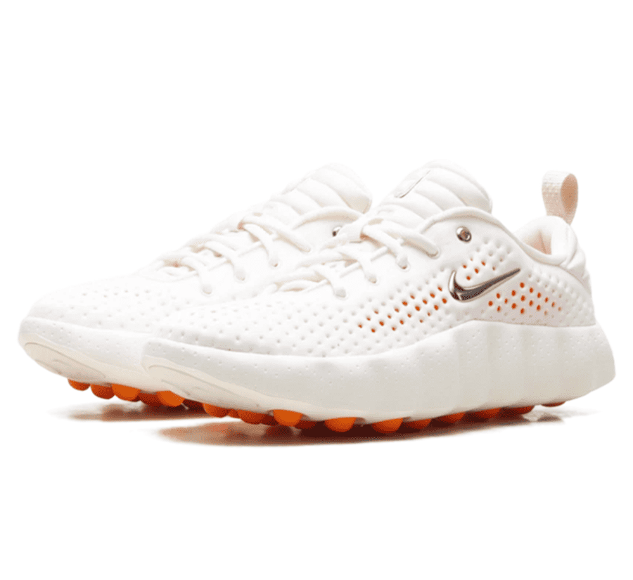 Nike Mind 002 Sail Damen Seitenansicht mit hellem perforiertem Strick-Obermaterial und futuristischer Silhouette