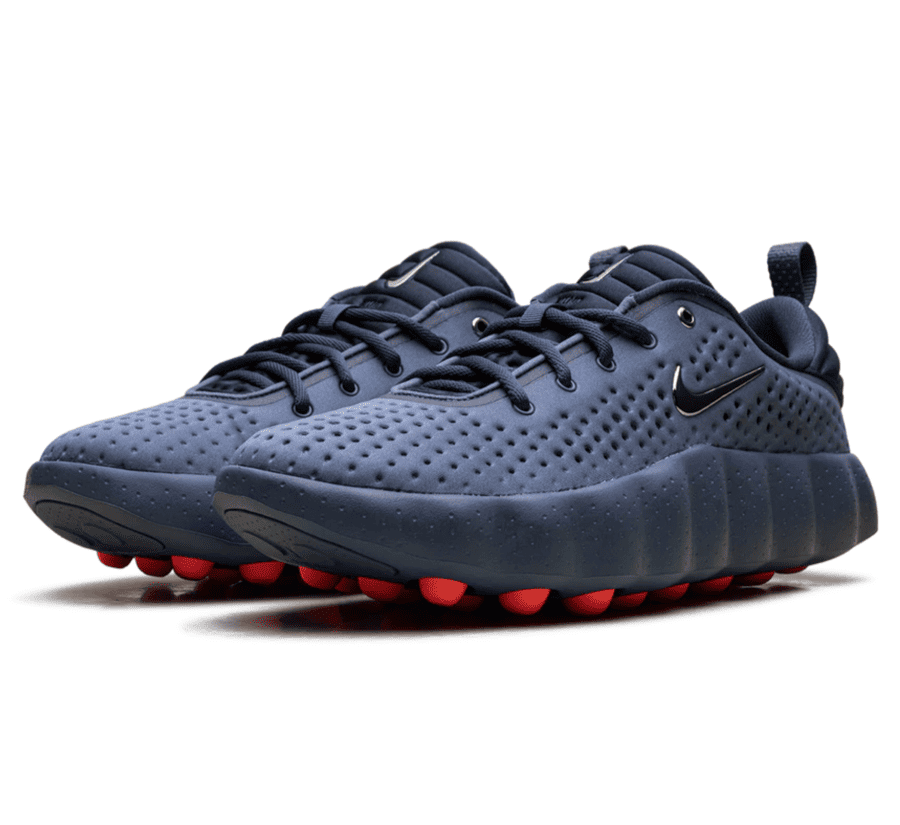 Nike Mind 002 Thunder Blue Chrome Seitenansicht mit perforiertem Upper und futuristischer Mittelsohle