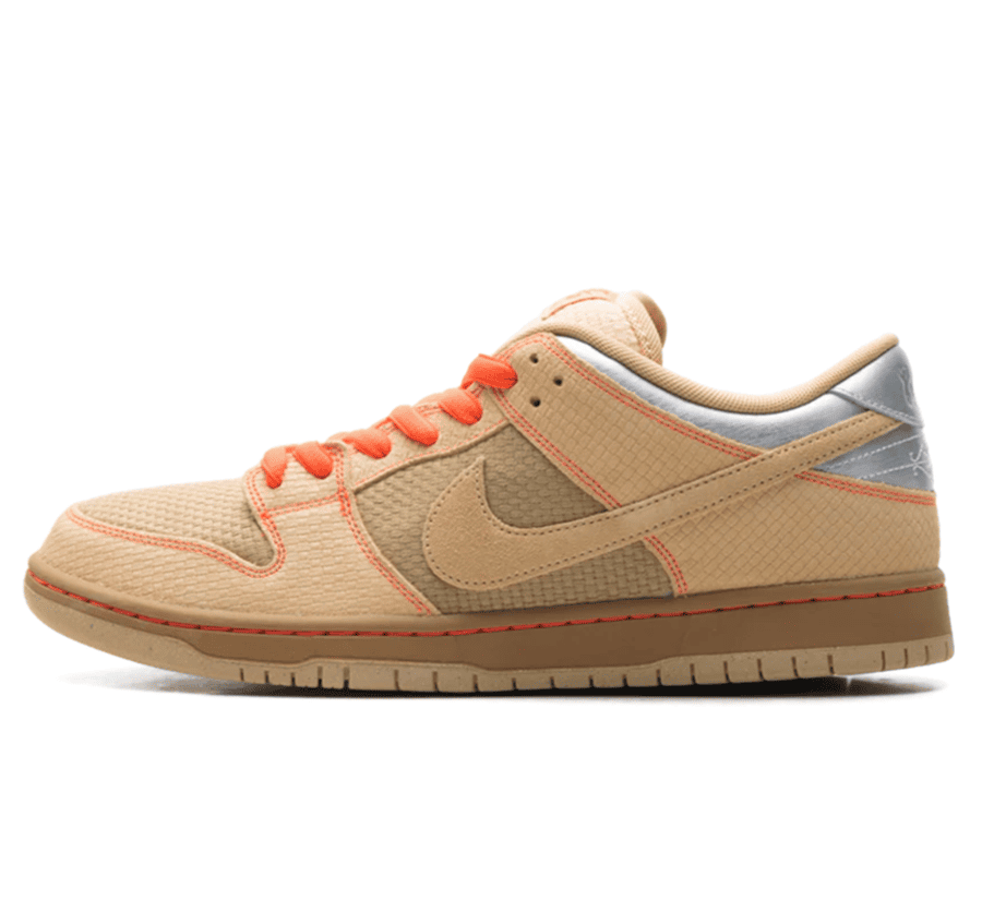 Nike SB Dunk Low Pro Som Tum IB6206-701 Paar vorne Hauptbild Perspective mit gewebtem Canvas Upper