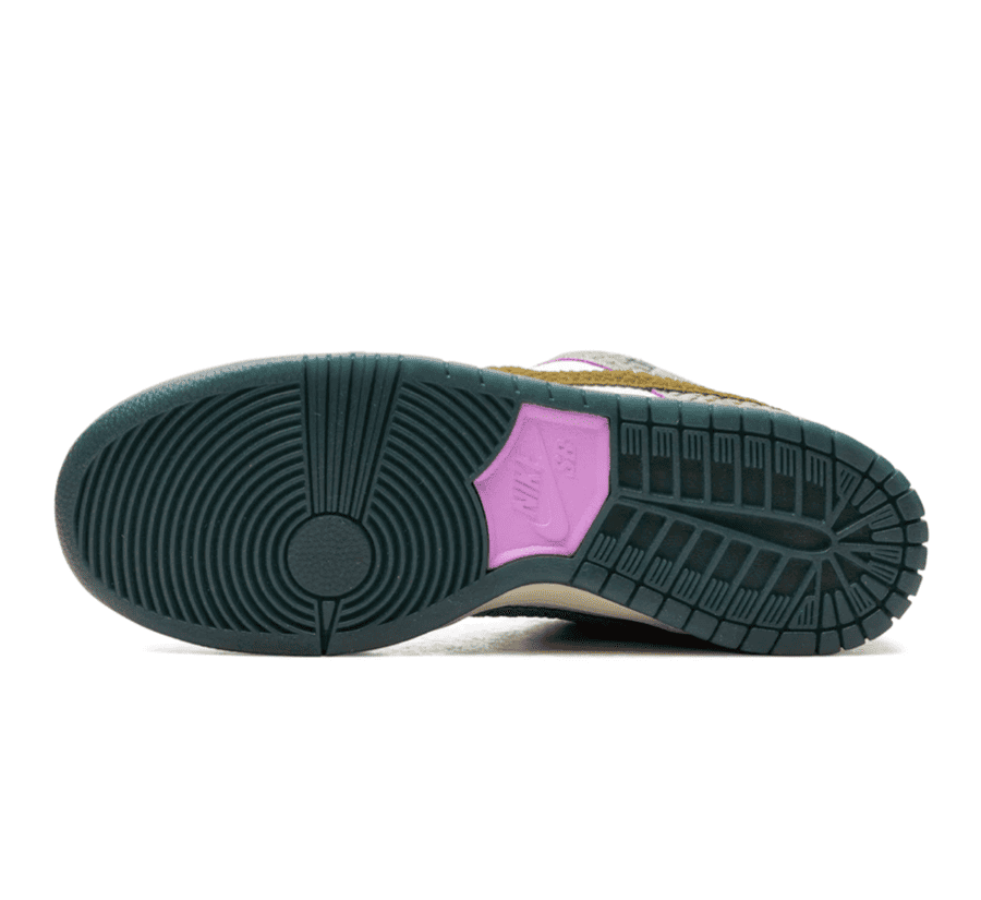 Nike SB Dunk Low x Alexis Sablone 'Chameleon'