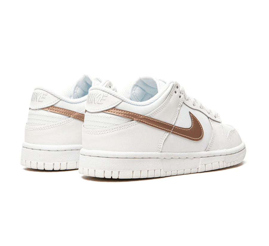 Nike Dunk Low White Pink Bronze Swoosh Hinten