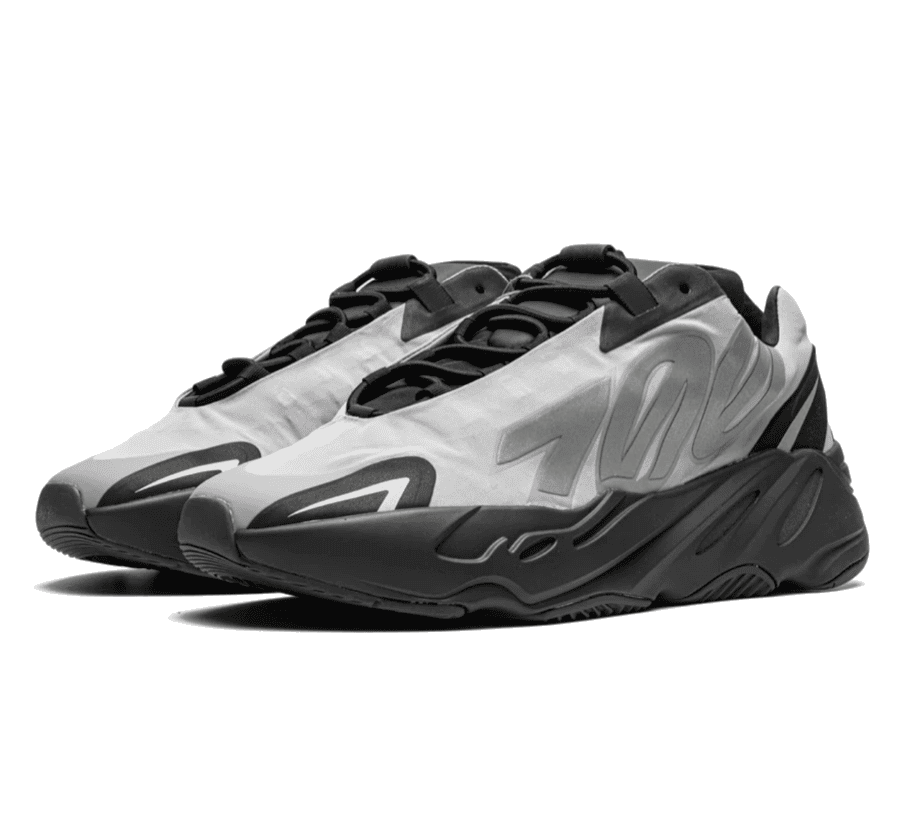 Yeezy Boost 700 MNVN Metallic - grau schwarz Sneaker
