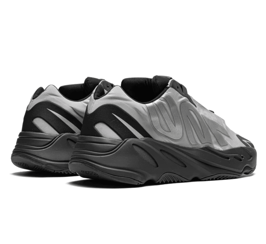 Yeezy Boost 700 MNVN Metallic - grau schwarz Sneaker