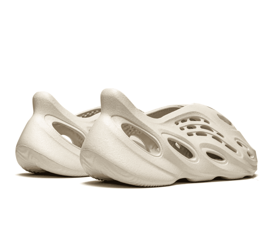 Yeezy Foam RNNR Ararat - weißer Sneaker