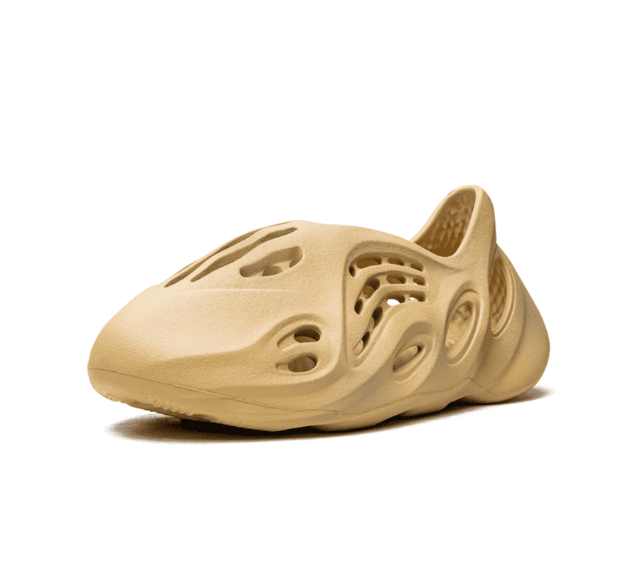 Yeezy Foam RNNR Desert Sand - gelber Sneaker