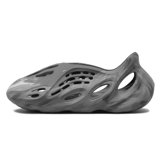 Yeezy Foam RNNR MX Granite - grau weißer Sneaker