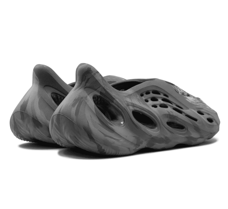 Yeezy Foam RNNR MX Granite - grau weißer Sneaker