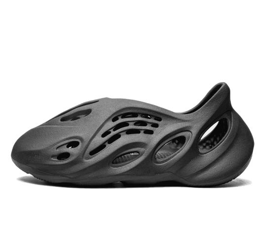 Yeezy Foam RNNR Onyx - schwarzer Sneaker