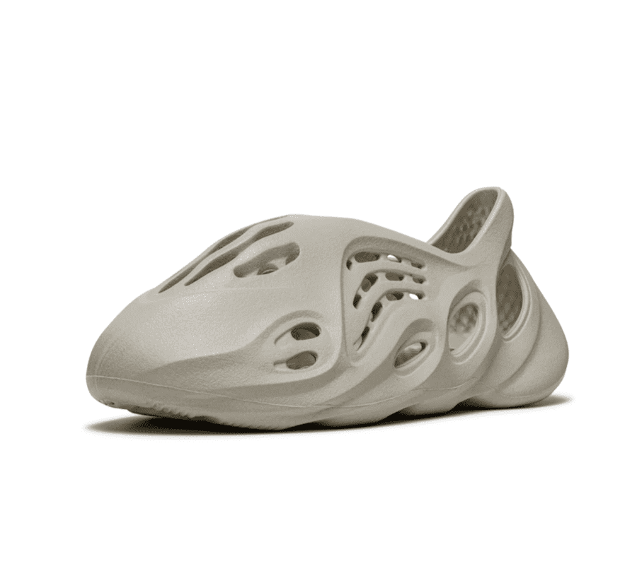 Yeezy Foam RNNR Sand - grauer Sneaker