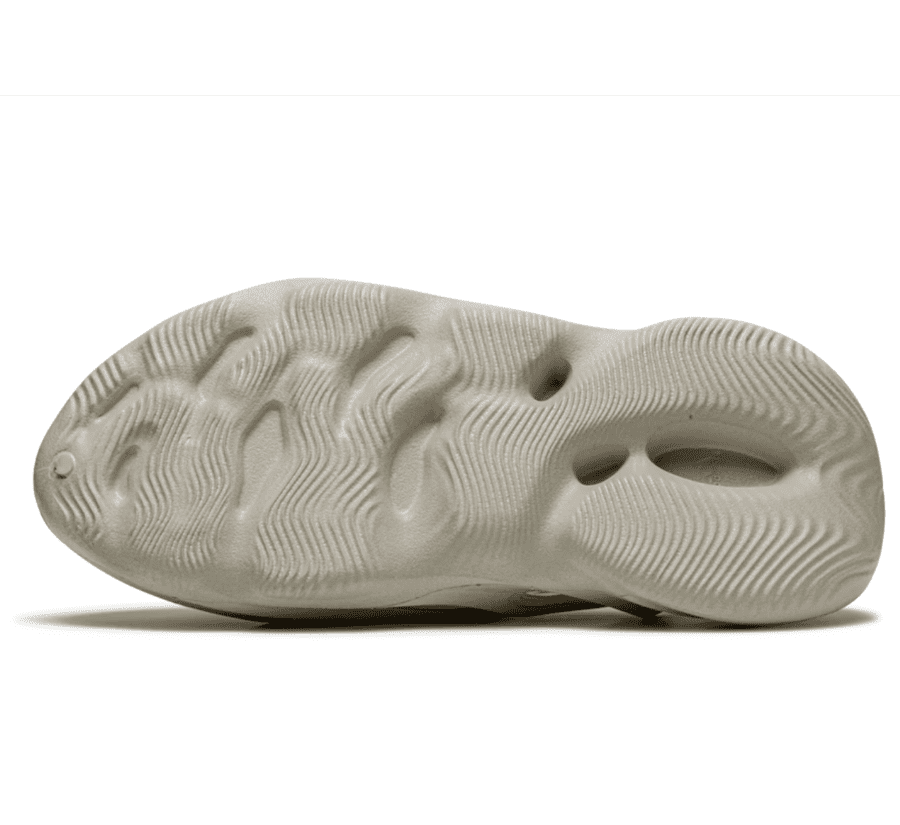 Yeezy Foam RNNR Sand - grauer Sneaker