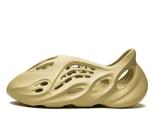Yeezy Foam RNNR Sulfur - gelber Sneaker