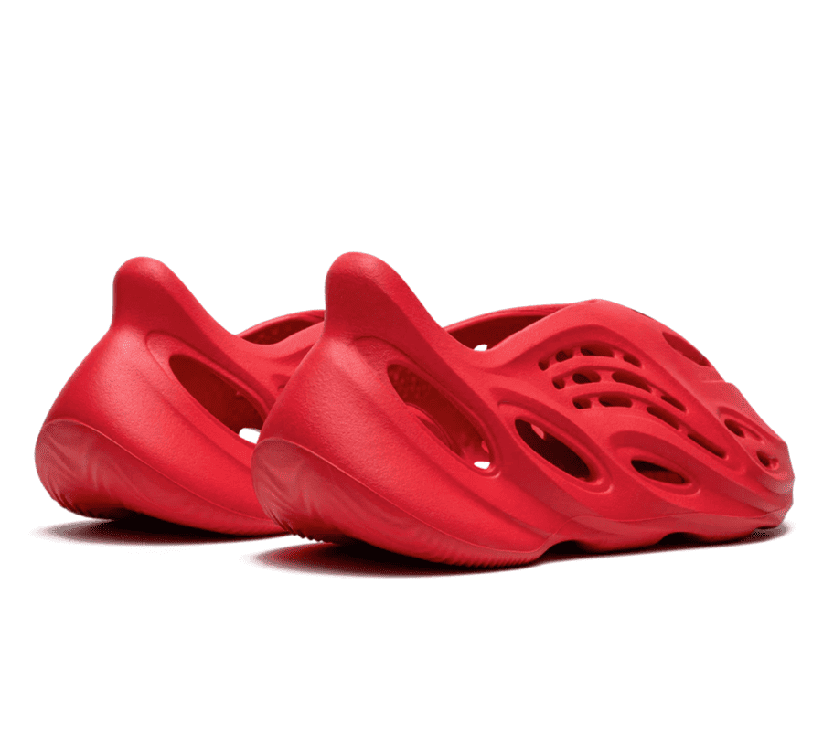 Yeezy Foam RNNR Vermillion - roter Sneaker