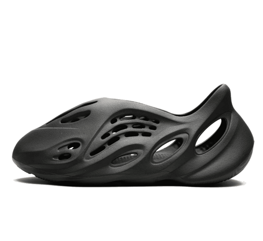 Yeezy Foam RNNR Carbon - schwarz grauer Sneaker