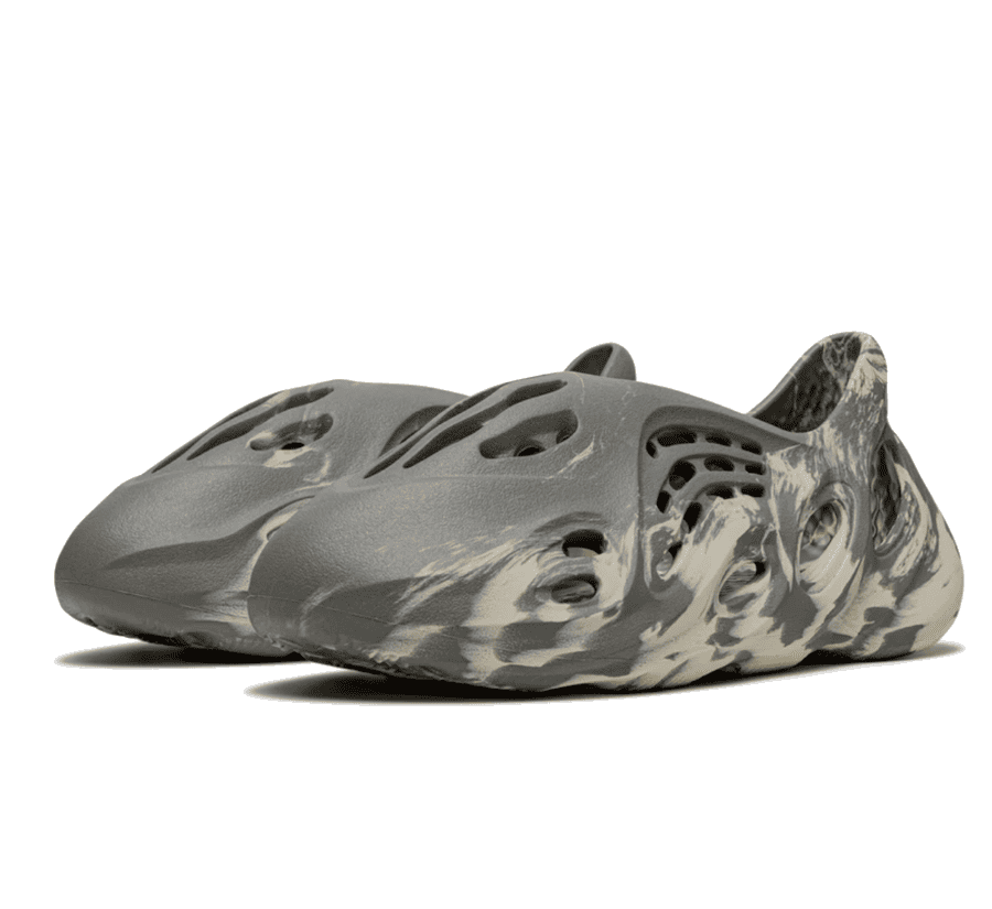 Yeezy Foam RNNR MXT Moon Gray - grau beiger Sneaker