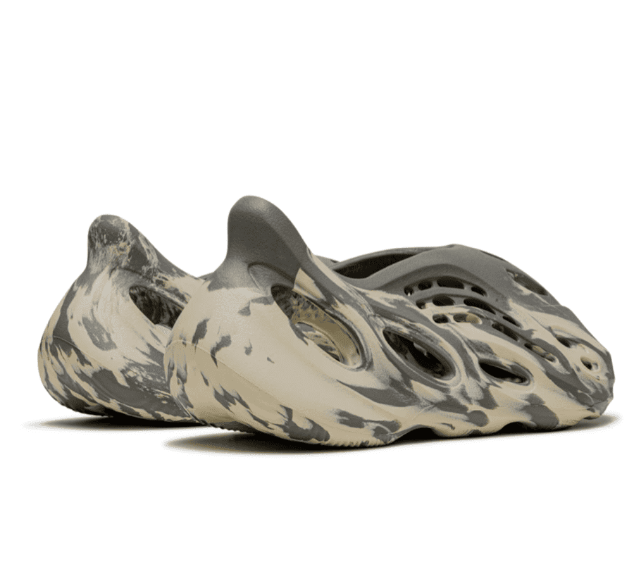 Yeezy Foam RNNR MXT Moon Gray - grau beiger Sneaker