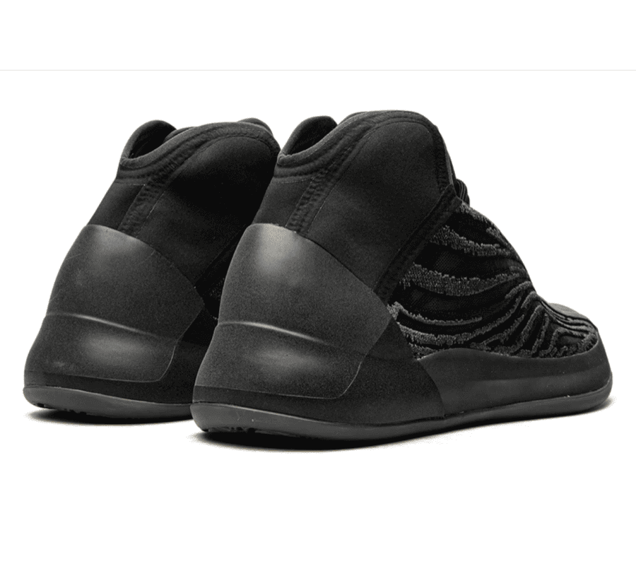 Yeezy QNTM Onyx - schwarz grauer Sneaker