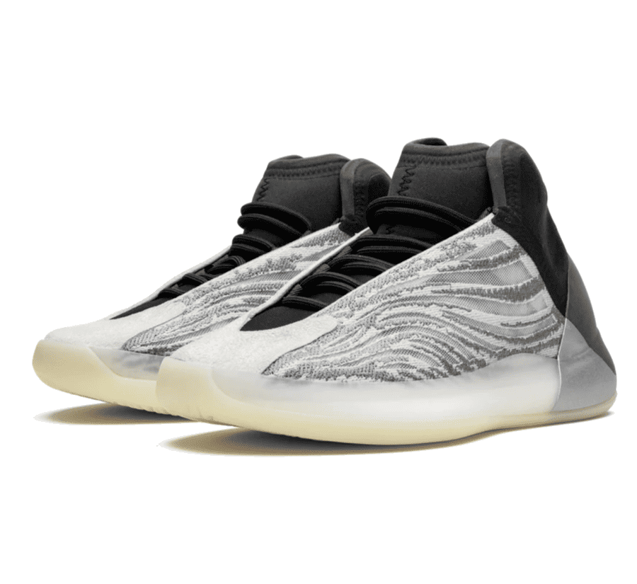 Yeezy QNTM Quantum - grau schwarzer Sneaker