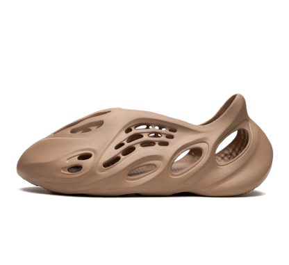 Yeezy Foam RNNR Clay Taupe
