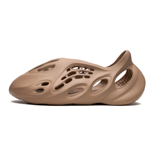 Yeezy Foam RNNR Clay Taupe
