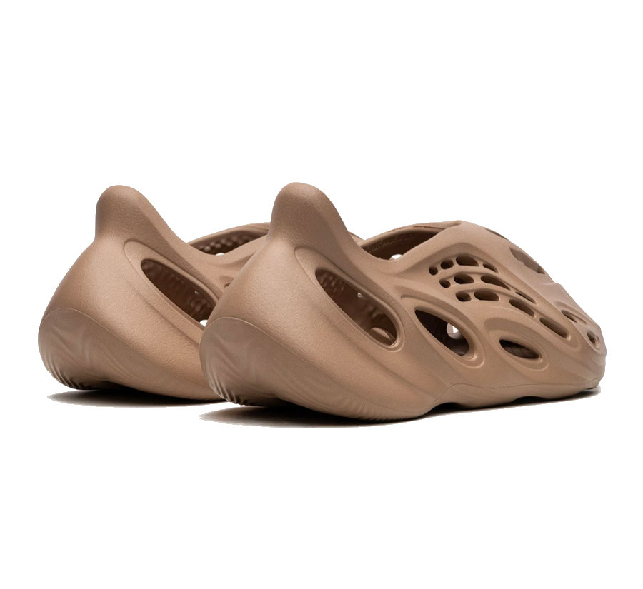 Yeezy Foam RNNR Clay Taupe