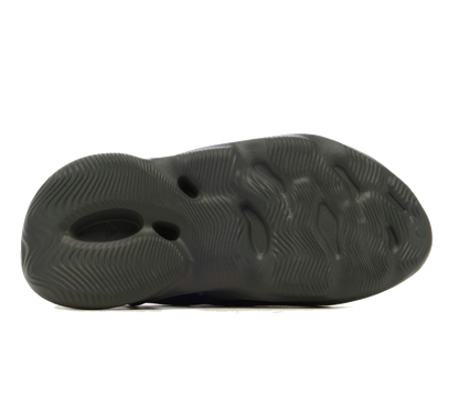 Yeezy Foam RNNR Carbon
