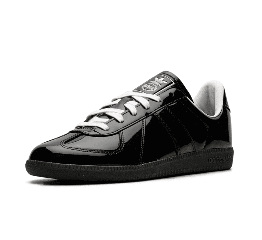 Adidas BW Army Core Black einzelner Schuh seitlich