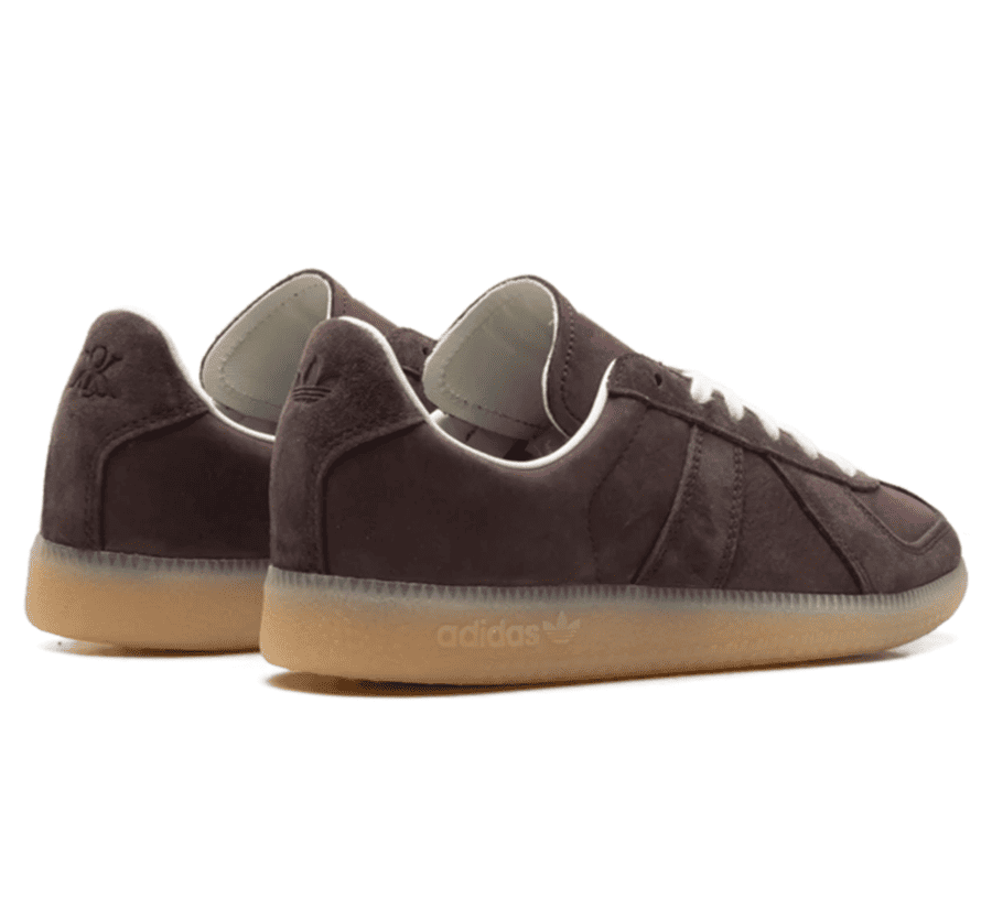 Adidas BW Army x KITH Aurora Coffee Paar hinten mit KITH Branding