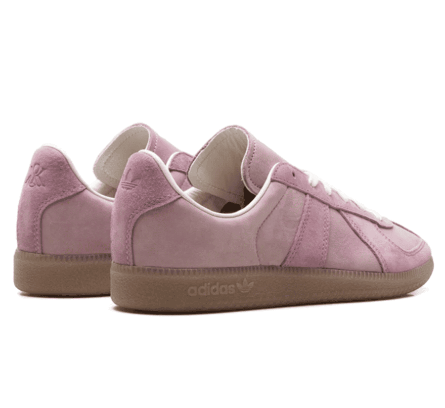 Adidas BW Army x KITH Magenta Mauve Paar hinten mit KITH Branding