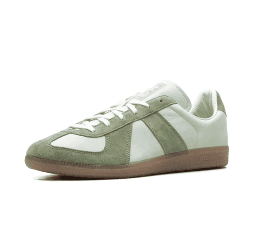 Adidas BW Army x KITH Tent Green einzelner Schuh seitlich mit Gum-Sohle