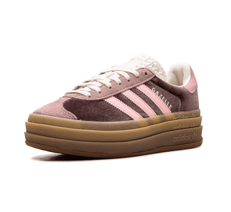 Adidas Gazelle Bold Shadow Brown W einzelner Schuh seitlich mit Shadow Brown Samt und goldenem Gazelle Schriftzug