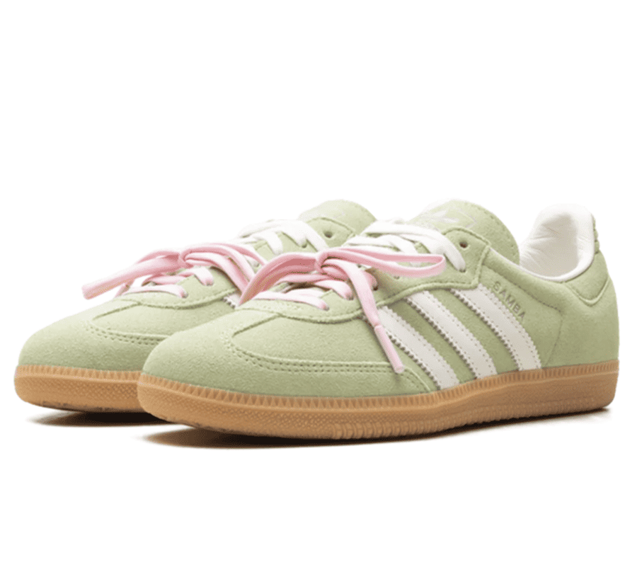 adidas Samba OG Molly-Mae Matcha seitliche Ansicht mit grünem Wildleder und hellen adidas-Streifen